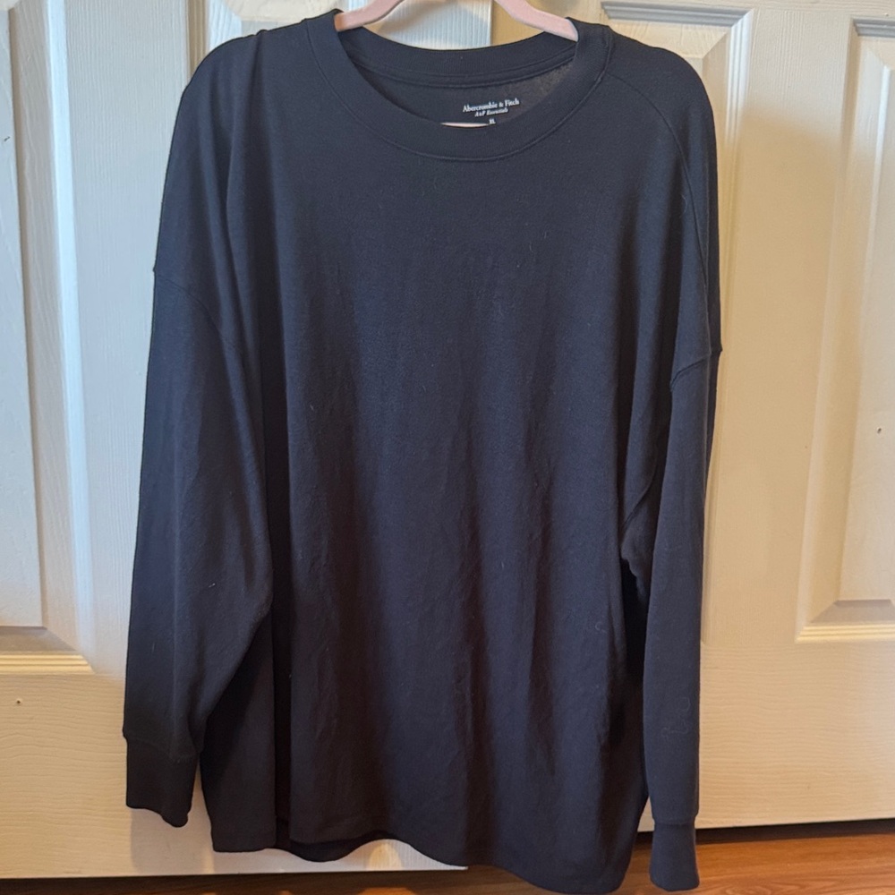 Abercrombie & Fitch Dark Long Sleeve Tee